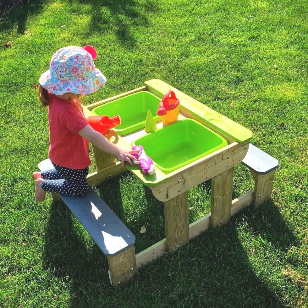 standing sand table