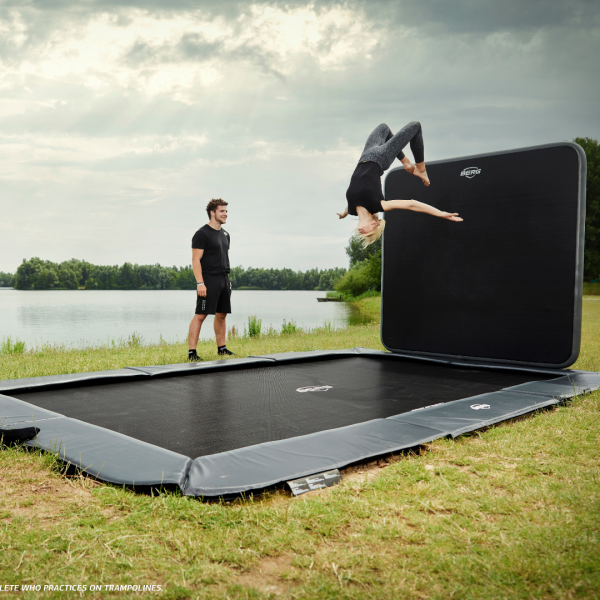 BERG Ultim Elite Trampoline AeroWall 2x2 - Flat Ground