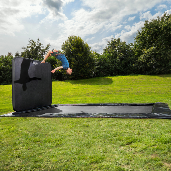 BERG Ultim Elite Trampoline AeroWall 2x2 - Flat Ground